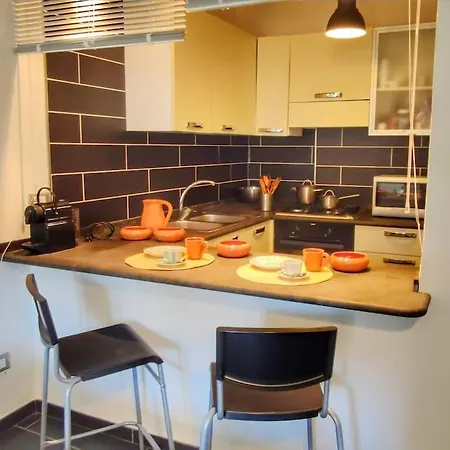 Casa Piazza Episcopio 1 *