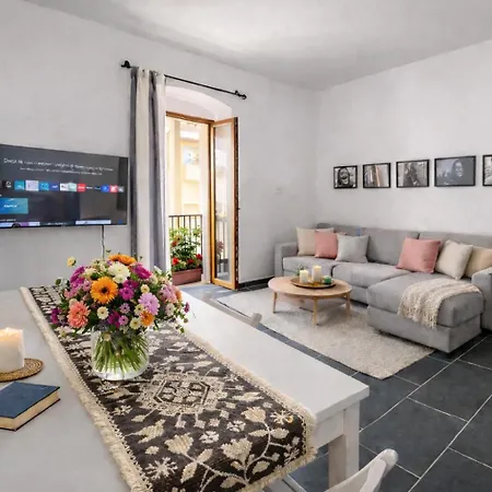 Historic Center Gem Free Parking 10m Semesterbostad *