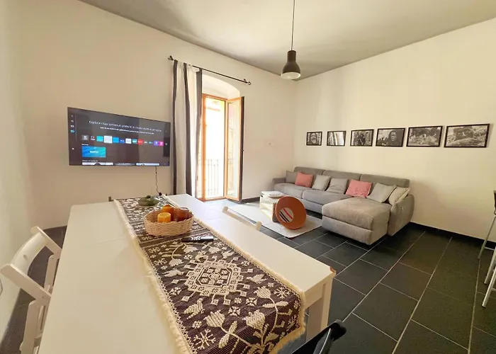 Historic Center Life Apartment In The Heart Of Bosa And Easy Parking Дом отдыха